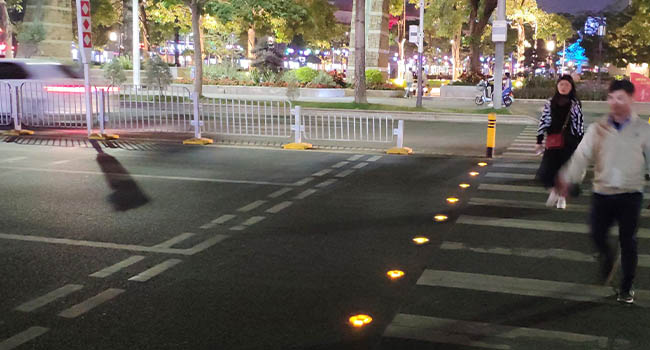 solar road studs